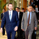 Kronprins Haakon ankommer norsk-malaysisk næringslivsseminar på Mandarin Oreintal (Foto: Gorm Kallestad / Scanpix)